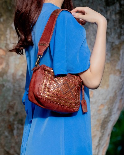 LOT1L Lovington collection small cross bag